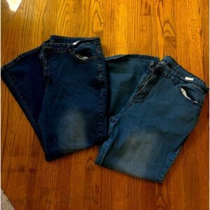 Two pairs women’s jeans 4X